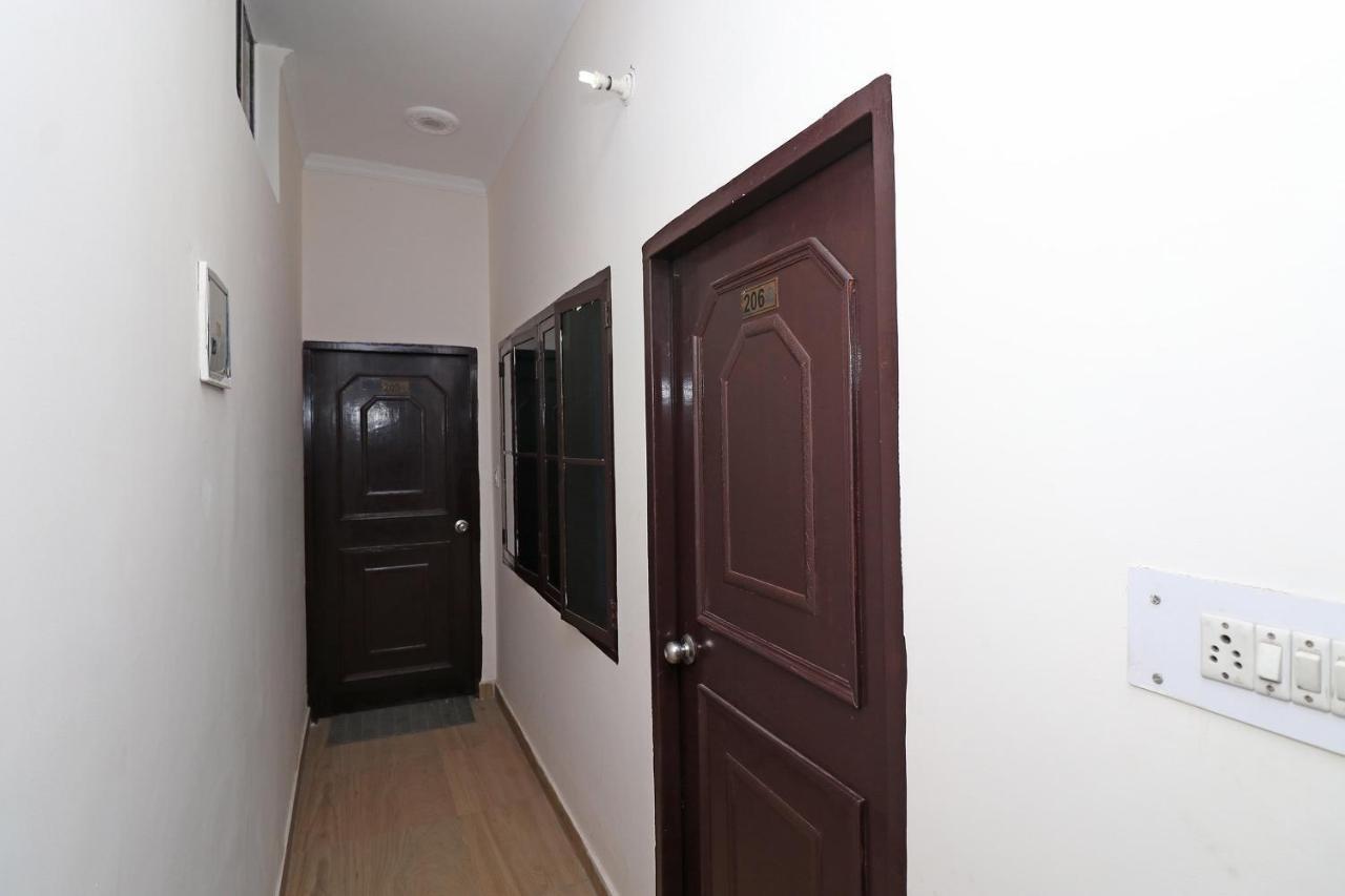 מלון Mirzāpur Oyo 27750 Bhagwati Residency מראה חיצוני תמונה