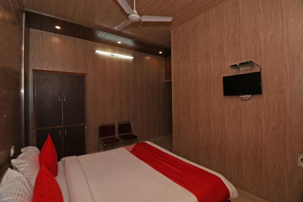 מלון Mirzāpur Oyo 27750 Bhagwati Residency מראה חיצוני תמונה