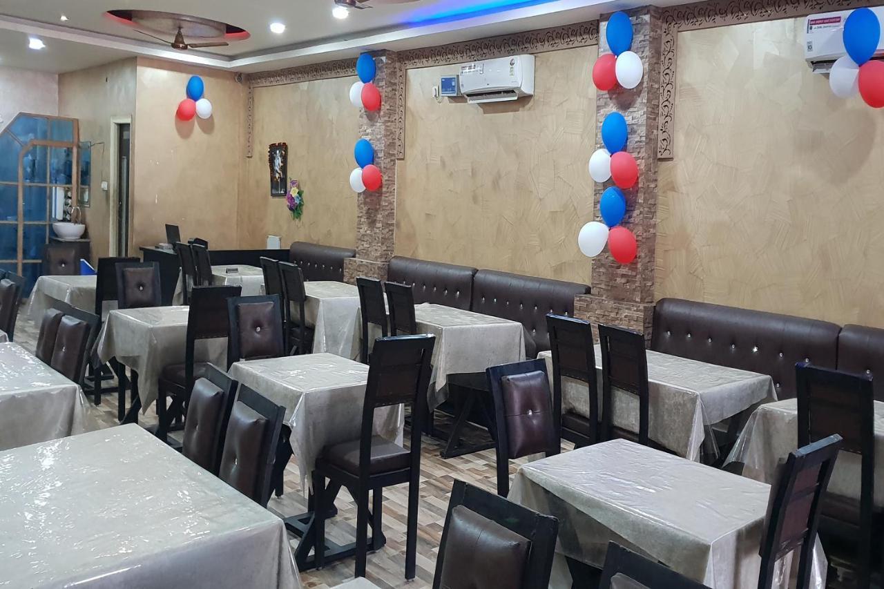 מלון Mirzāpur Oyo 27750 Bhagwati Residency מראה חיצוני תמונה