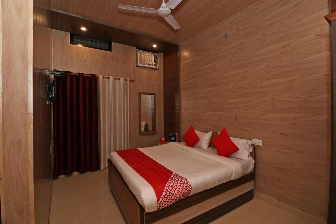 מלון Mirzāpur Oyo 27750 Bhagwati Residency מראה חיצוני תמונה