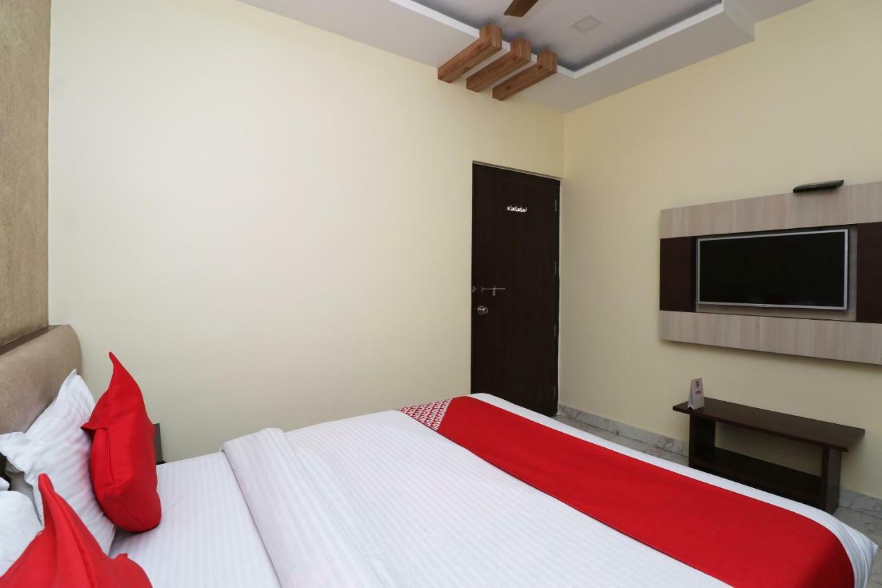 מלון Mirzāpur Oyo 27750 Bhagwati Residency מראה חיצוני תמונה