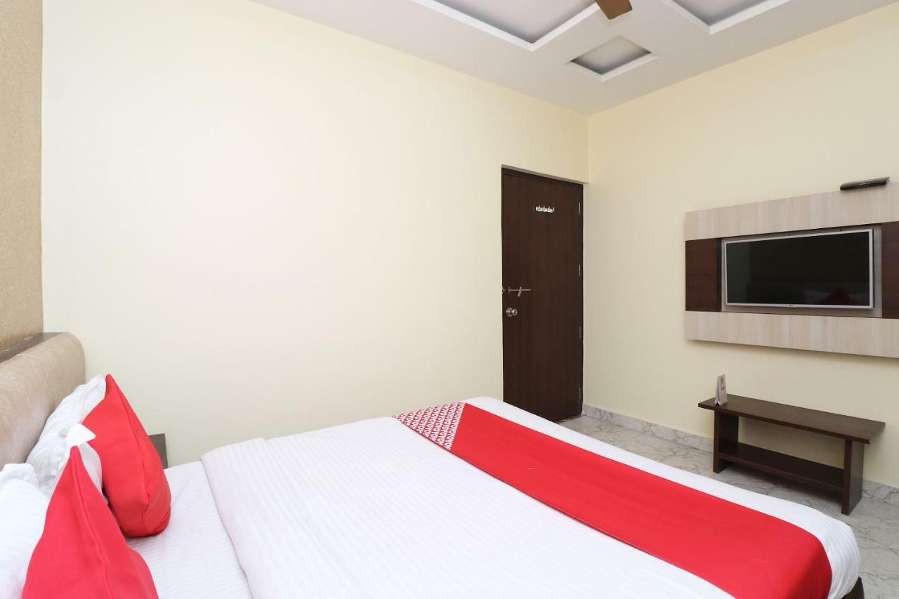 מלון Mirzāpur Oyo 27750 Bhagwati Residency מראה חיצוני תמונה